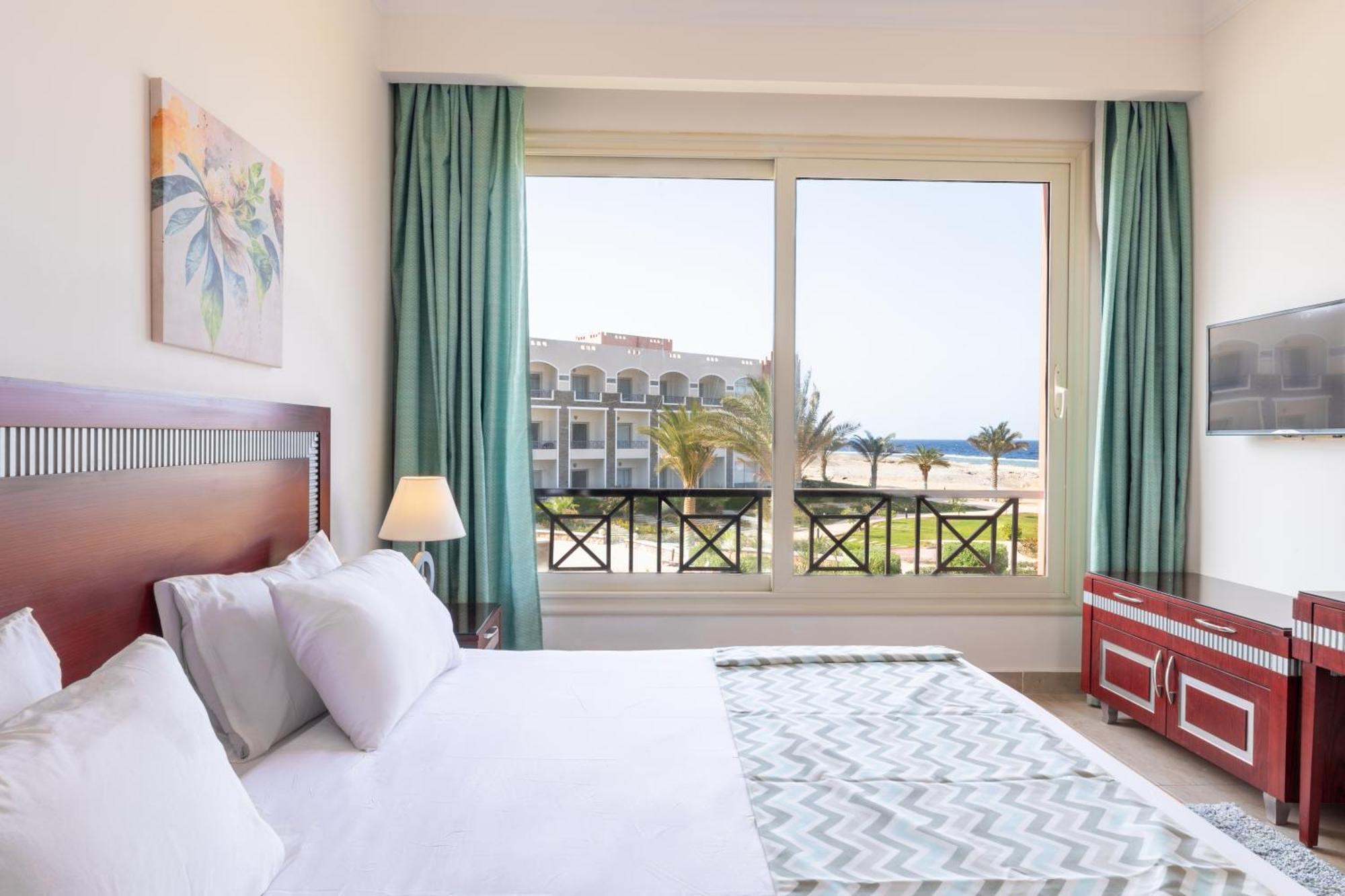Oyster Bay Beach Resort Abu Dabbab Esterno foto