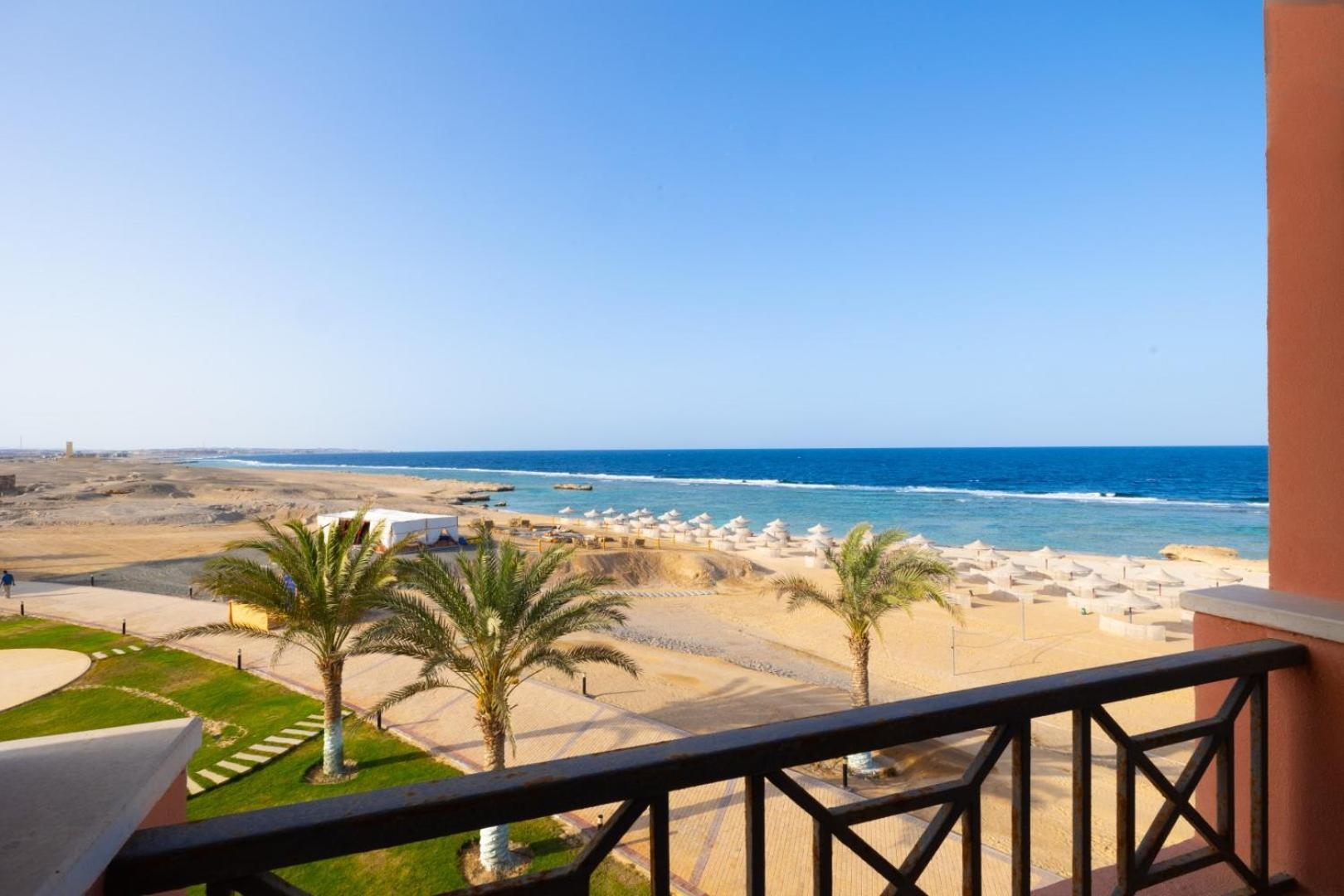Oyster Bay Beach Resort Abu Dabbab Esterno foto